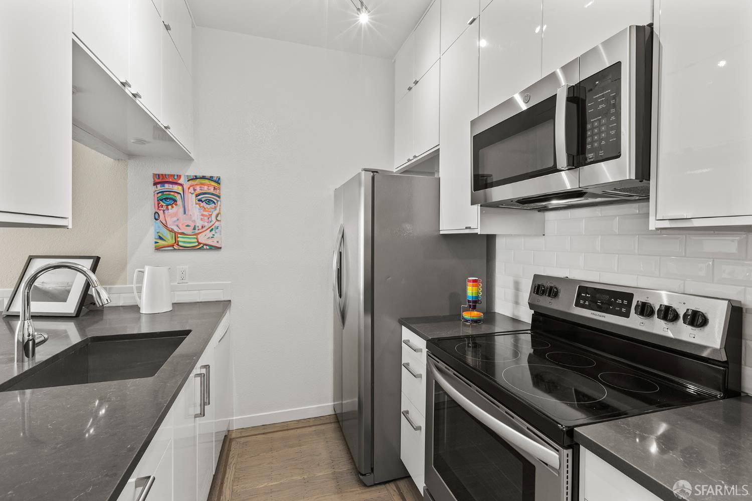 Detail Gallery Image 14 of 25 For 1960 Hayes St #13,  San Francisco,  CA 94117 - 1 Beds | 1/1 Baths