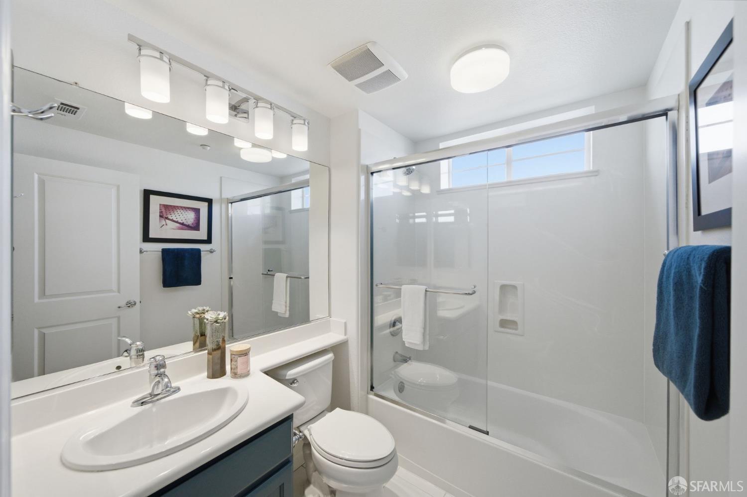 Detail Gallery Image 20 of 58 For 2267 Northshore Dr, Point Richmond,  CA 94804 - 3 Beds | 3/1 Baths