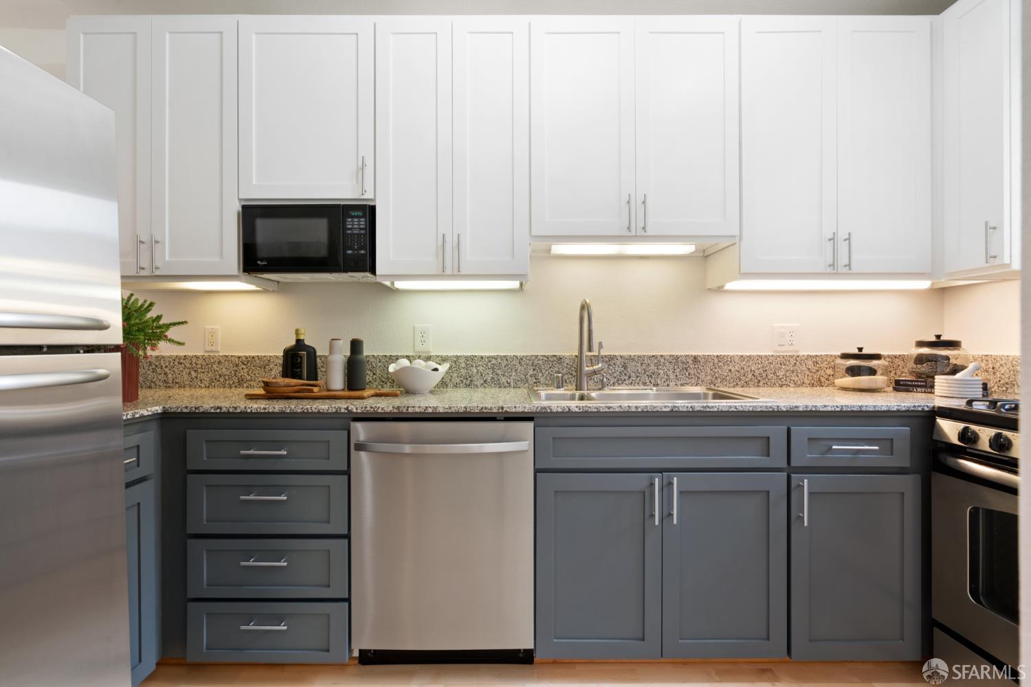 Detail Gallery Image 12 of 40 For 342 Hayes St a,  San Francisco,  CA 94102 - 2 Beds | 2/1 Baths