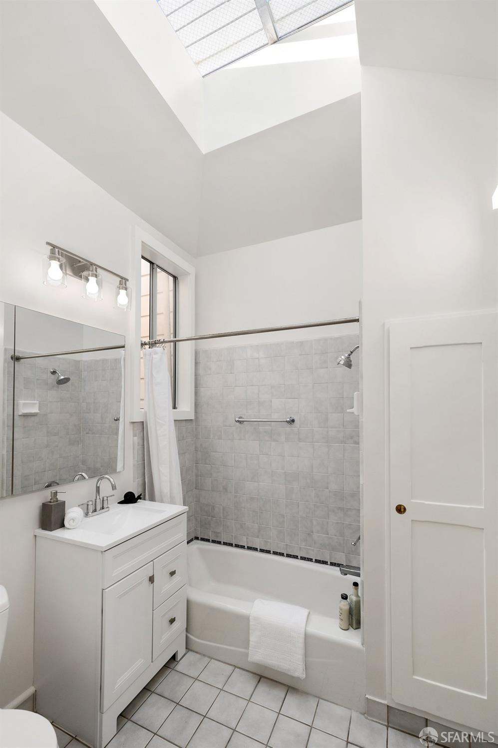 Detail Gallery Image 45 of 59 For 359 Church St, San Francisco,  CA 94114 - 3 Beds | 1/1 Baths