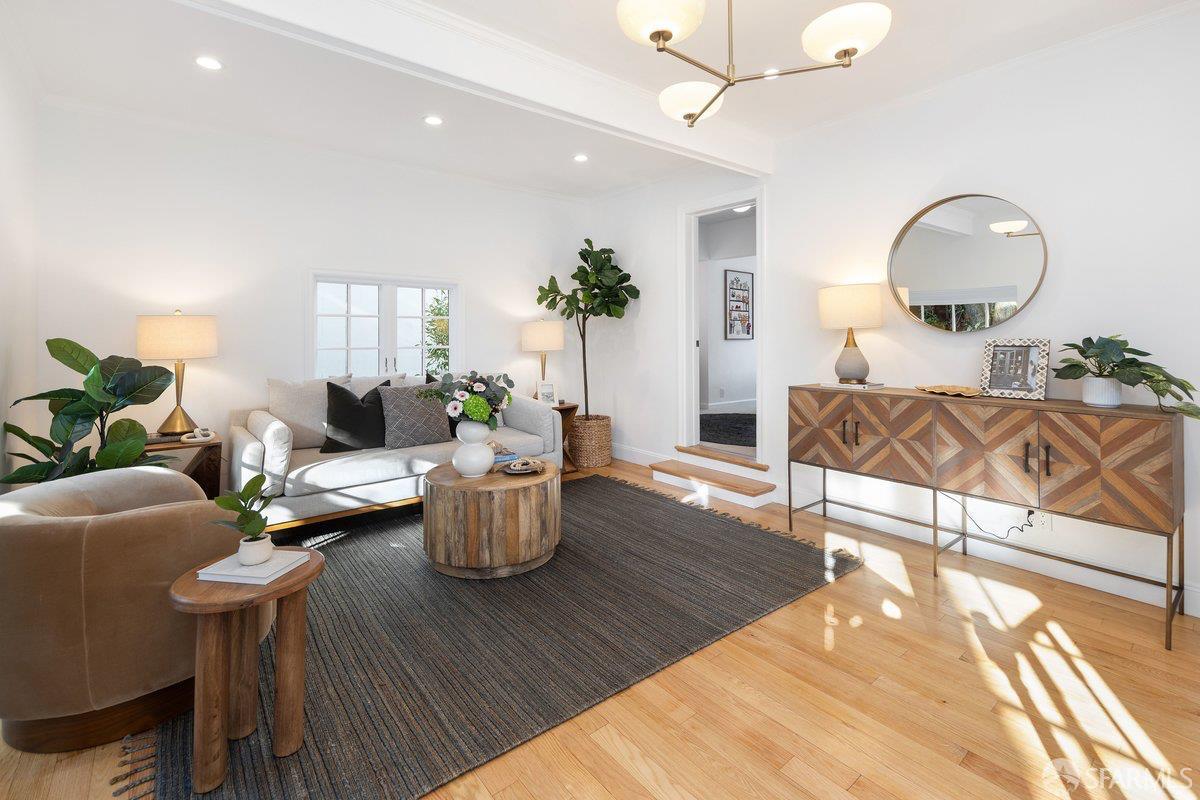 Detail Gallery Image 8 of 55 For 739 Congo St, San Francisco,  CA 94131 - 3 Beds | 2/1 Baths