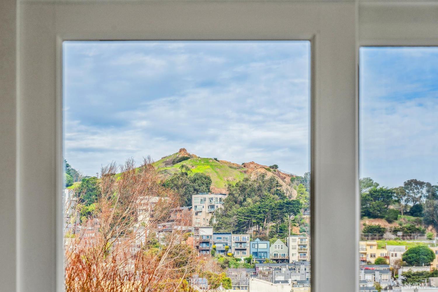 Detail Gallery Image 11 of 27 For 4416 19th St, San Francisco,  CA 94114 - 2 Beds | 2 Baths