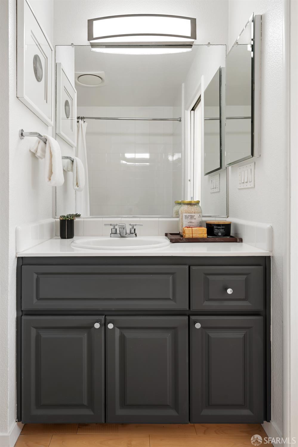 Detail Gallery Image 22 of 40 For 342 Hayes St a,  San Francisco,  CA 94102 - 2 Beds | 2/1 Baths