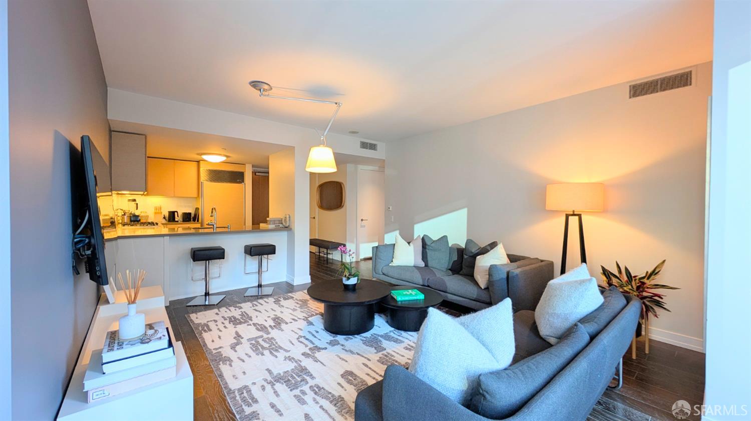 Detail Gallery Image 2 of 39 For 301 Mission St 12j,  San Francisco,  CA 94105 - 2 Beds | 2 Baths