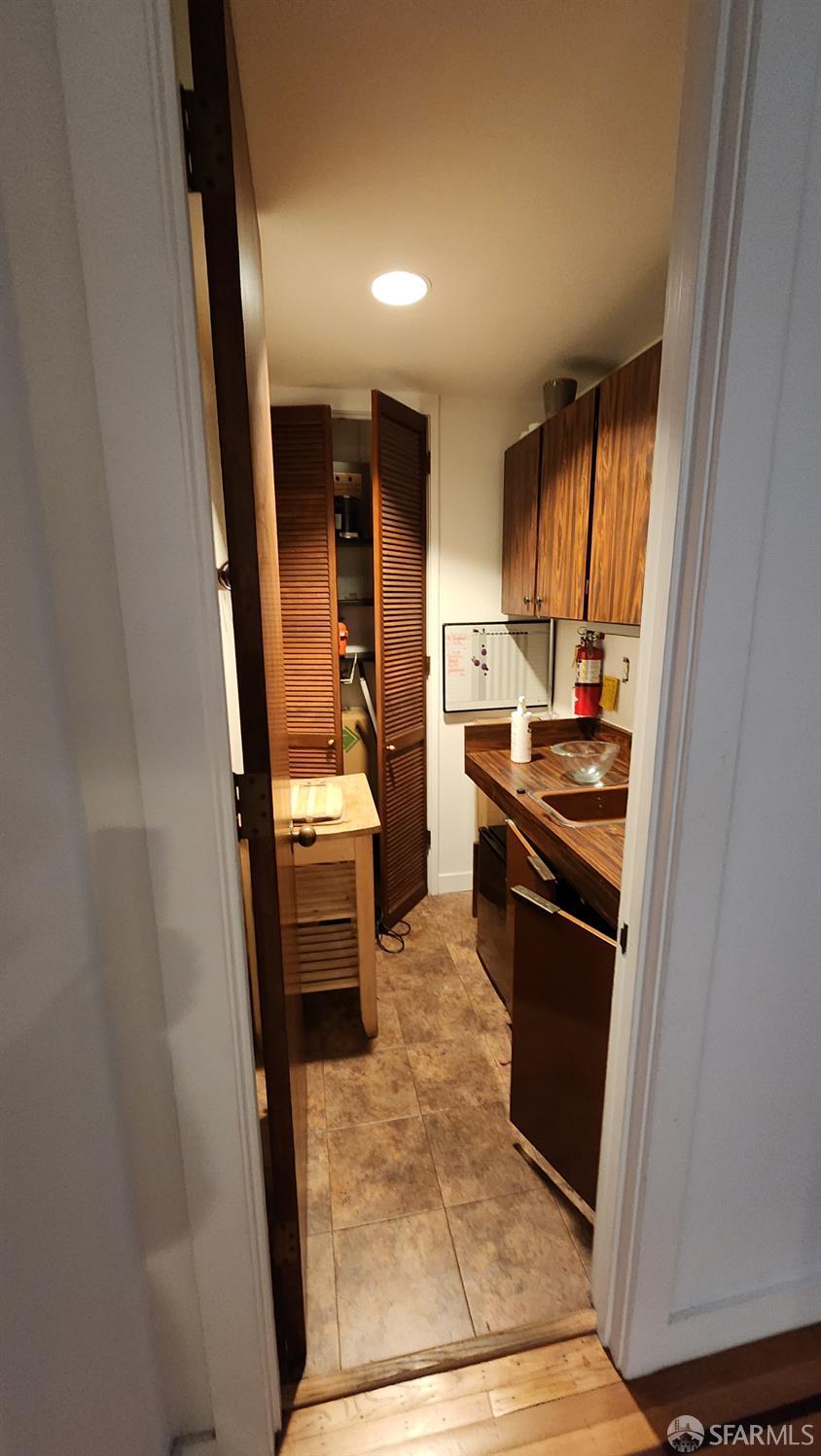 Detail Gallery Image 10 of 19 For 2134 Van Ness Ave, San Francisco,  CA 94115 - – Beds | – Baths