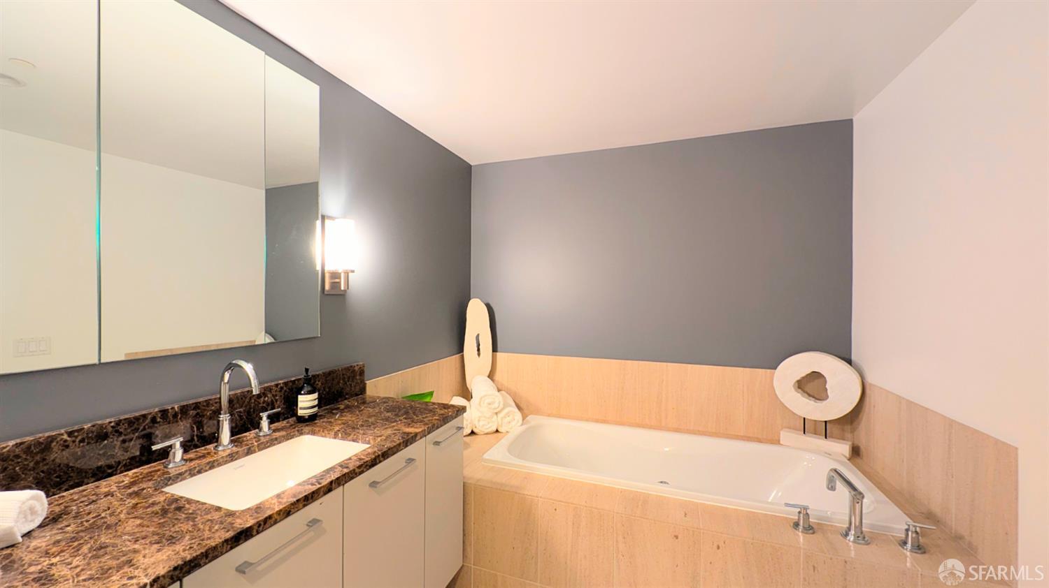 Detail Gallery Image 11 of 39 For 301 Mission St 12j,  San Francisco,  CA 94105 - 2 Beds | 2 Baths