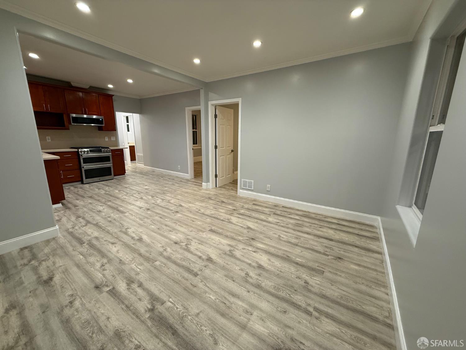 Detail Gallery Image 20 of 27 For 766 Thornton Ave, San Francisco,  CA 94124 - 6 Beds | 3 Baths