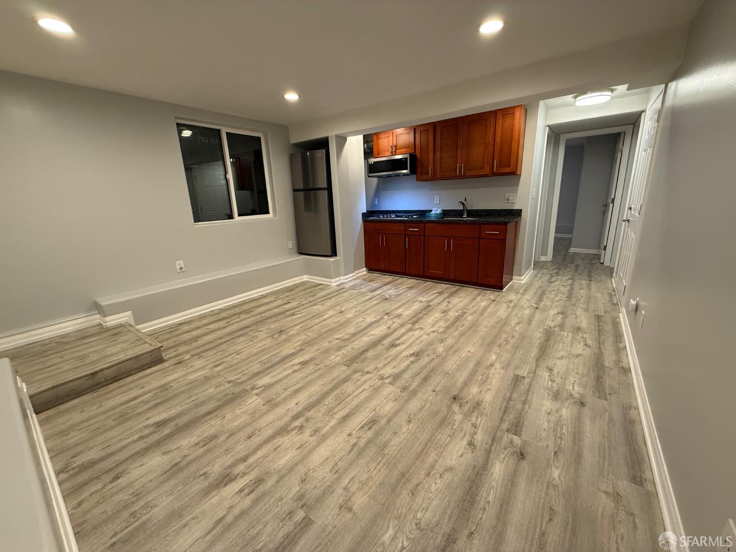 Detail Gallery Image 12 of 27 For 766 Thornton Ave, San Francisco,  CA 94124 - 6 Beds | 3 Baths