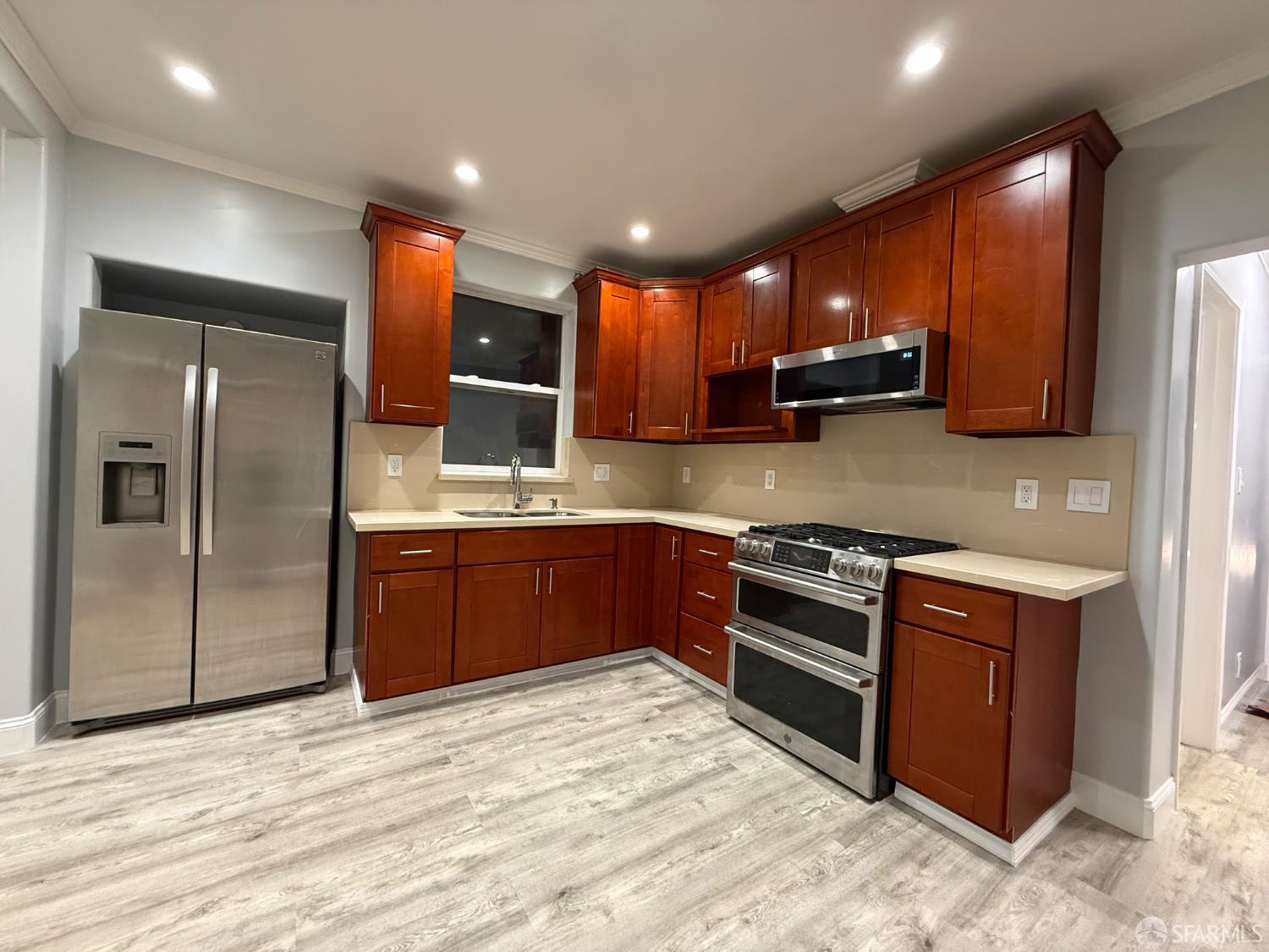 Detail Gallery Image 15 of 27 For 766 Thornton Ave, San Francisco,  CA 94124 - 6 Beds | 3 Baths