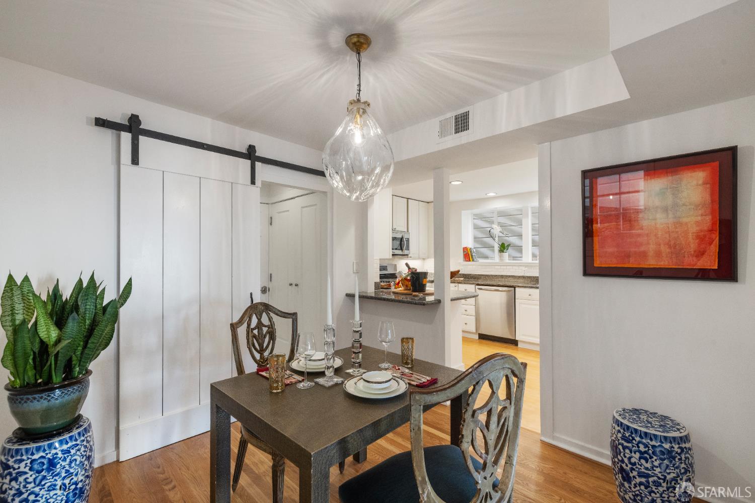 Detail Gallery Image 5 of 13 For 2017 Green St, San Francisco,  CA 94123 - 1 Beds | 1 Baths