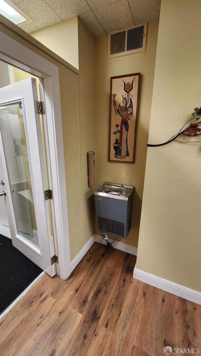 Detail Gallery Image 3 of 19 For 2134 Van Ness Ave, San Francisco,  CA 94115 - – Beds | – Baths