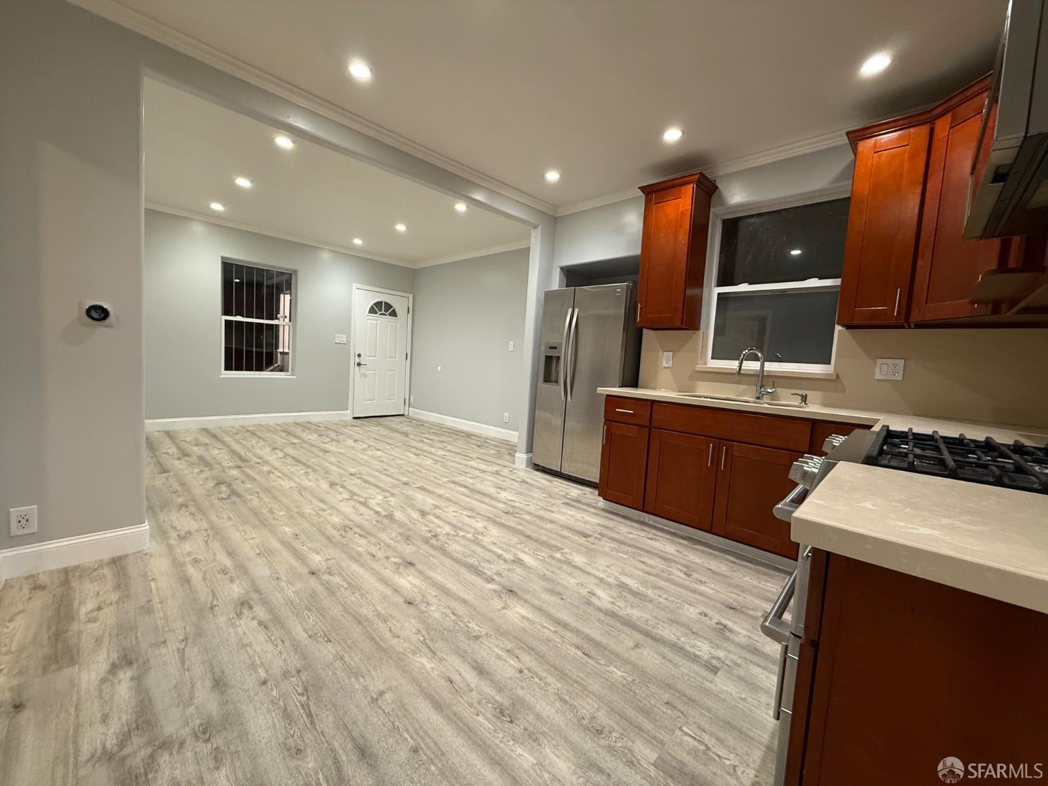 Detail Gallery Image 14 of 27 For 766 Thornton Ave, San Francisco,  CA 94124 - 6 Beds | 3 Baths