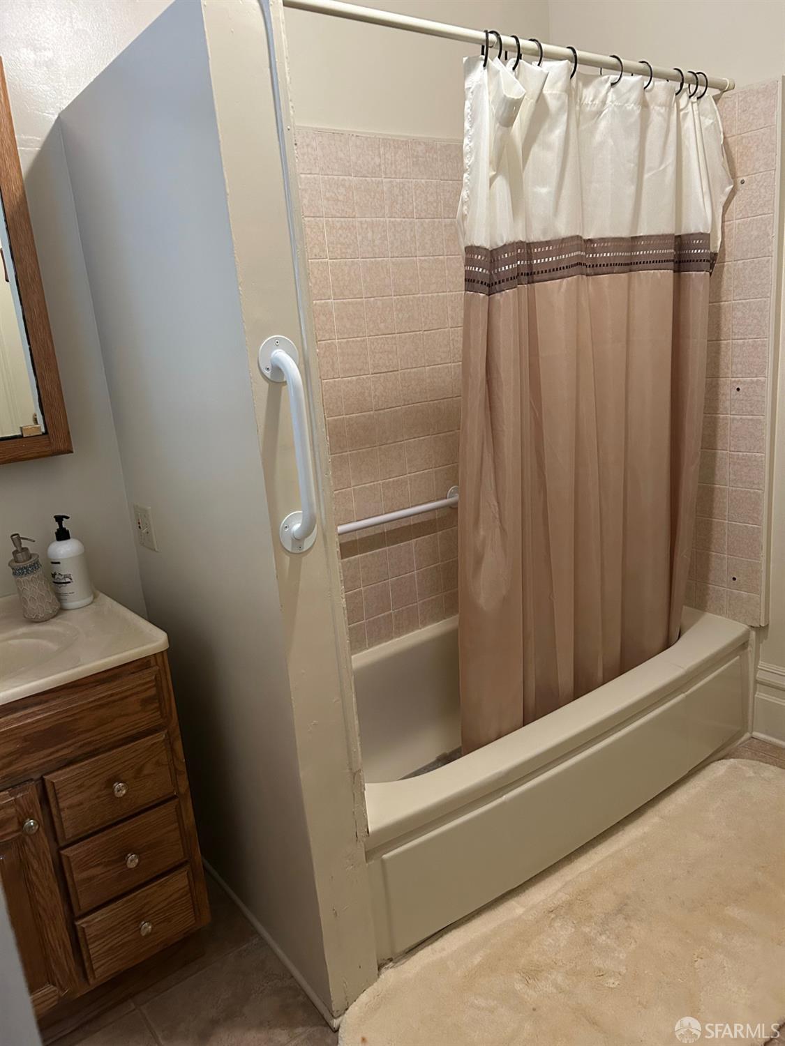 Photo #10: 426098759 Listing: Photo #10