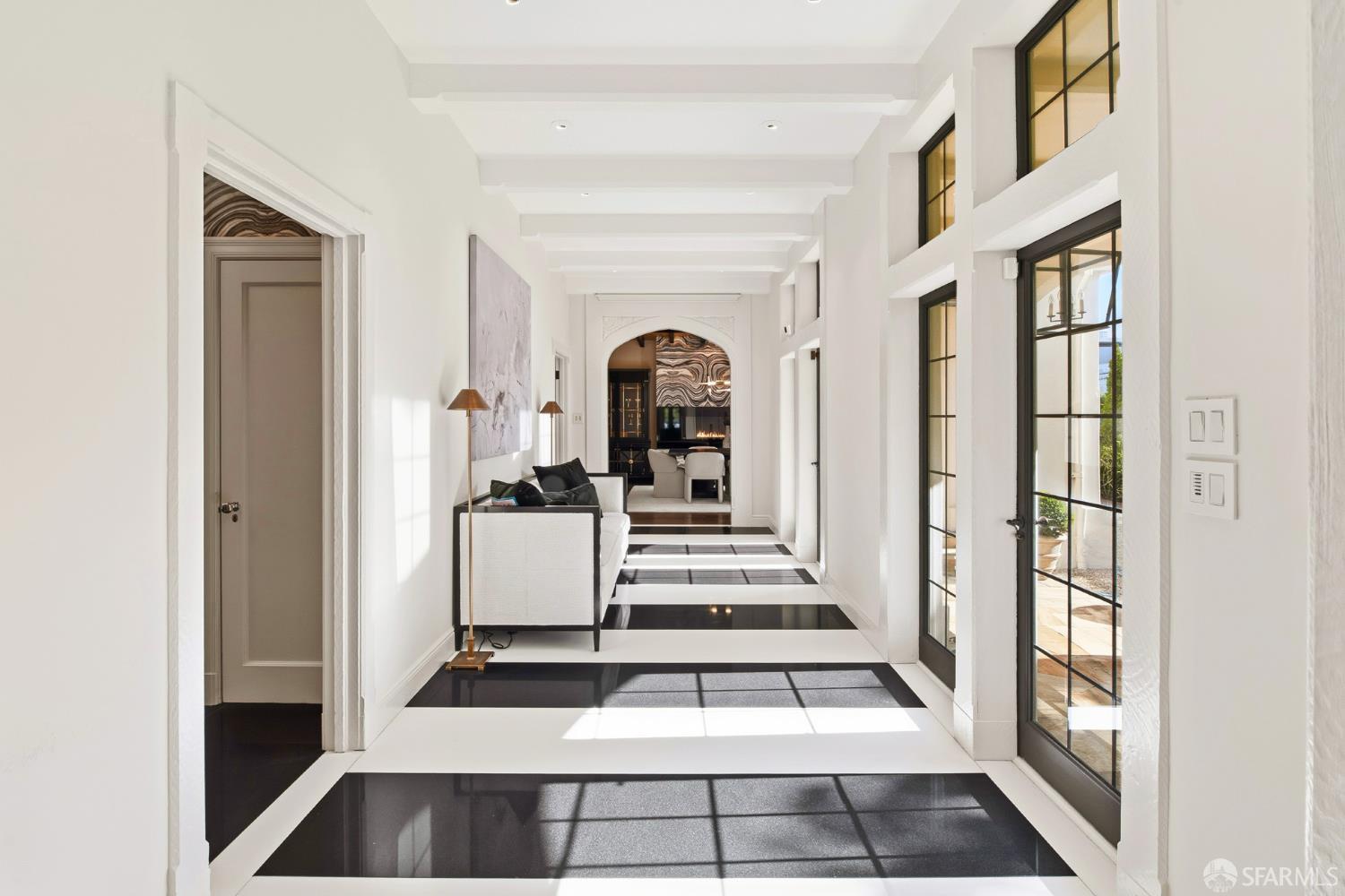 Detail Gallery Image 20 of 84 For 2500 Divisadero St, San Francisco,  CA 94115 - 8 Beds | 5/3 Baths