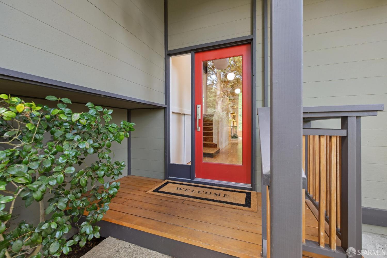 Detail Gallery Image 6 of 69 For 6340 Melville Dr, Oakland,  CA 94611 - 3 Beds | 2 Baths