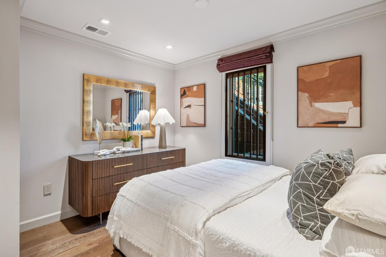 Detail Gallery Image 63 of 71 For 245 Pixley St, San Francisco,  CA 94123 - 3 Beds | 2/1 Baths