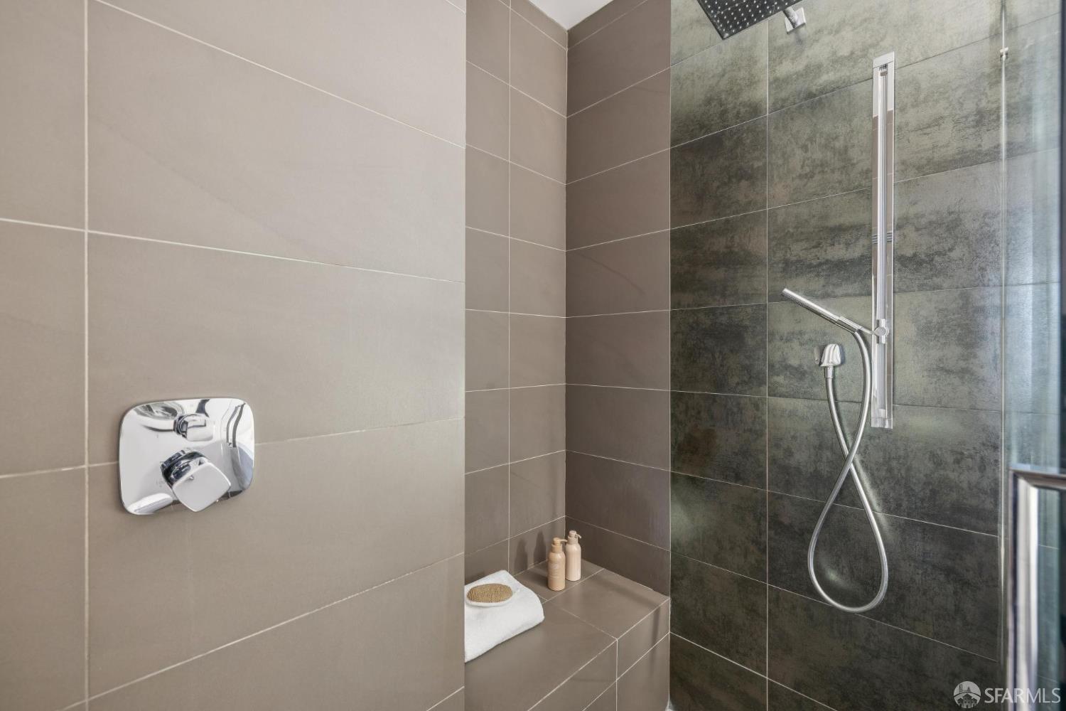 Detail Gallery Image 44 of 58 For 1533 Pacific Ave, San Francisco,  CA 94109 - 3 Beds | 3/2 Baths