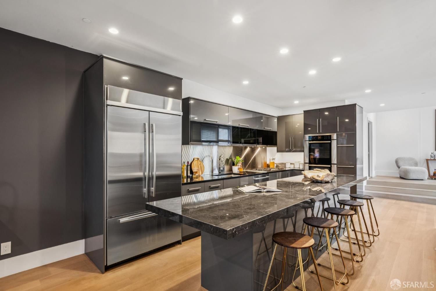 Detail Gallery Image 25 of 58 For 1533 Pacific Ave, San Francisco,  CA 94109 - 3 Beds | 3/2 Baths