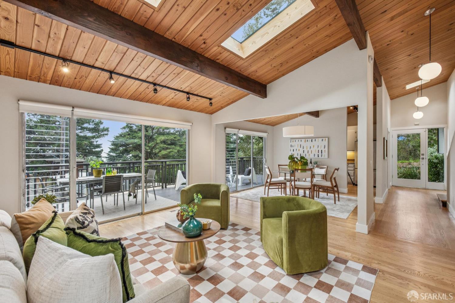 Detail Gallery Image 24 of 69 For 6340 Melville Dr, Oakland,  CA 94611 - 3 Beds | 2 Baths