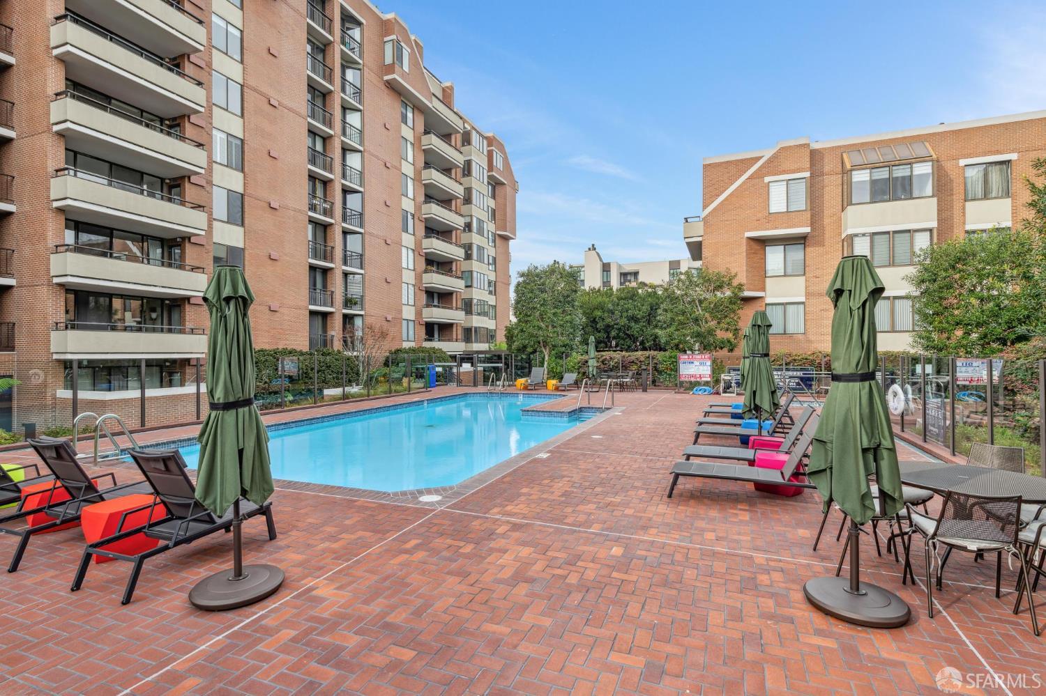 Detail Gallery Image 48 of 52 For 101 Lombard St 401e,  San Francisco,  CA 94111 - 2 Beds | 2 Baths