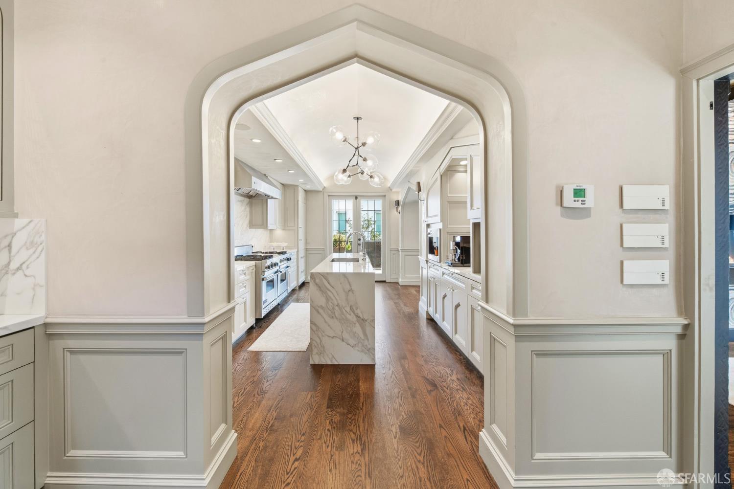 Detail Gallery Image 27 of 84 For 2500 Divisadero St, San Francisco,  CA 94115 - 8 Beds | 5/3 Baths