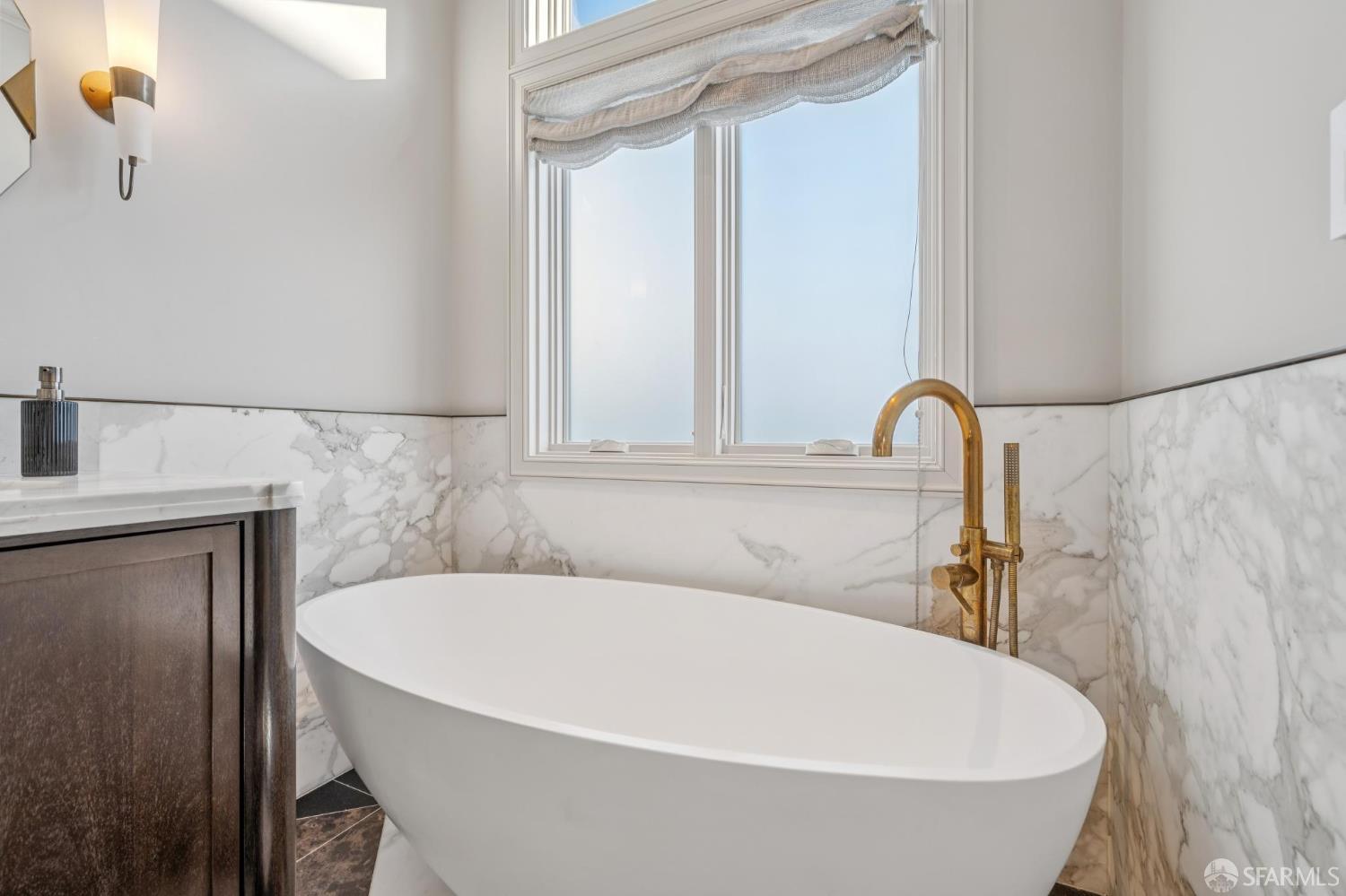 Detail Gallery Image 42 of 71 For 245 Pixley St, San Francisco,  CA 94123 - 3 Beds | 2/1 Baths