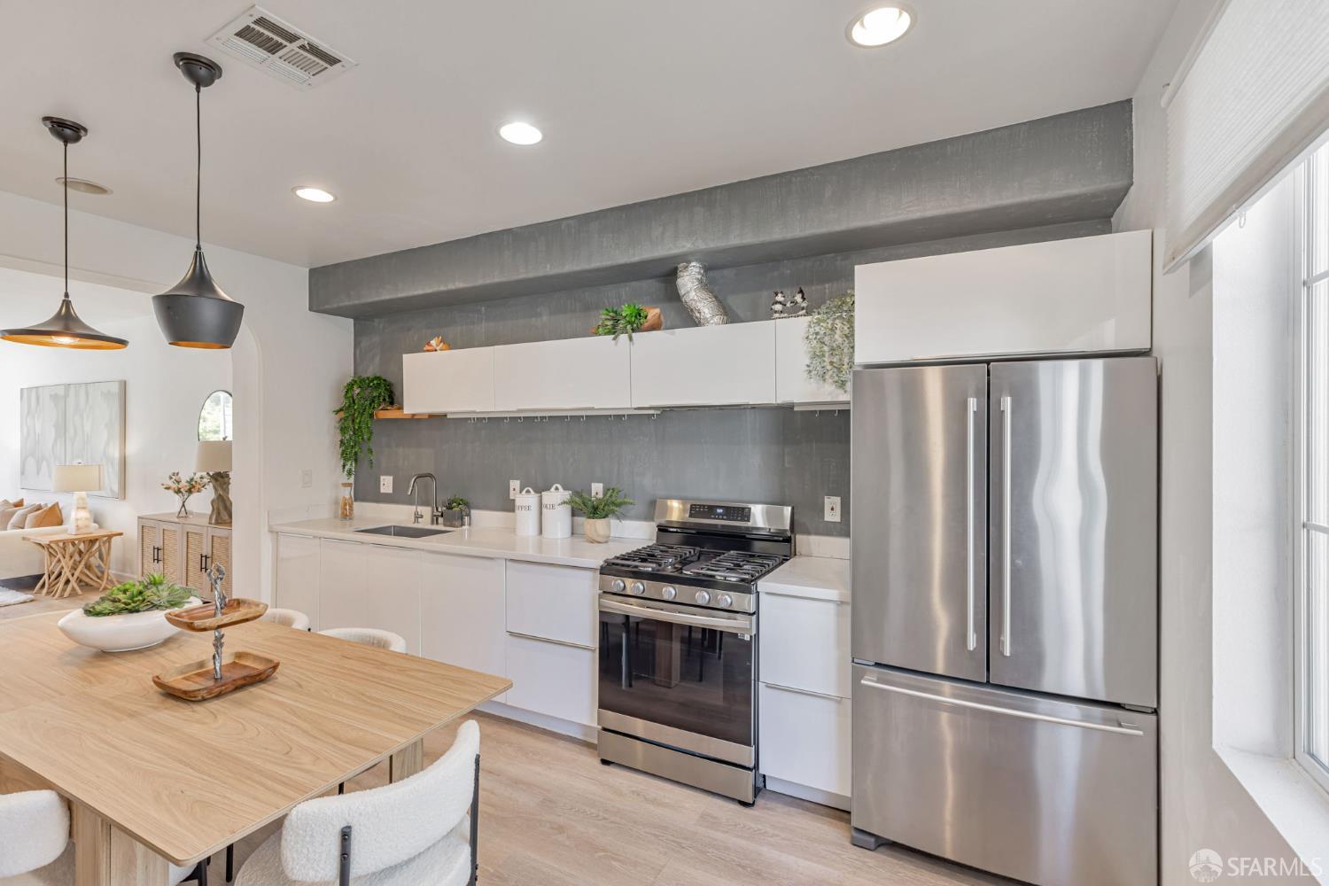 Detail Gallery Image 10 of 33 For 2308 Cedarwood Loop, San Ramon,  CA 94582 - 4 Beds | 2/1 Baths