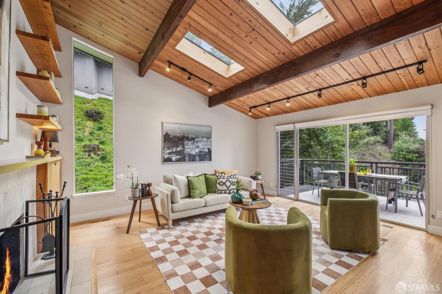 Detail Gallery Image 11 of 69 For 6340 Melville Dr, Oakland,  CA 94611 - 3 Beds | 2 Baths