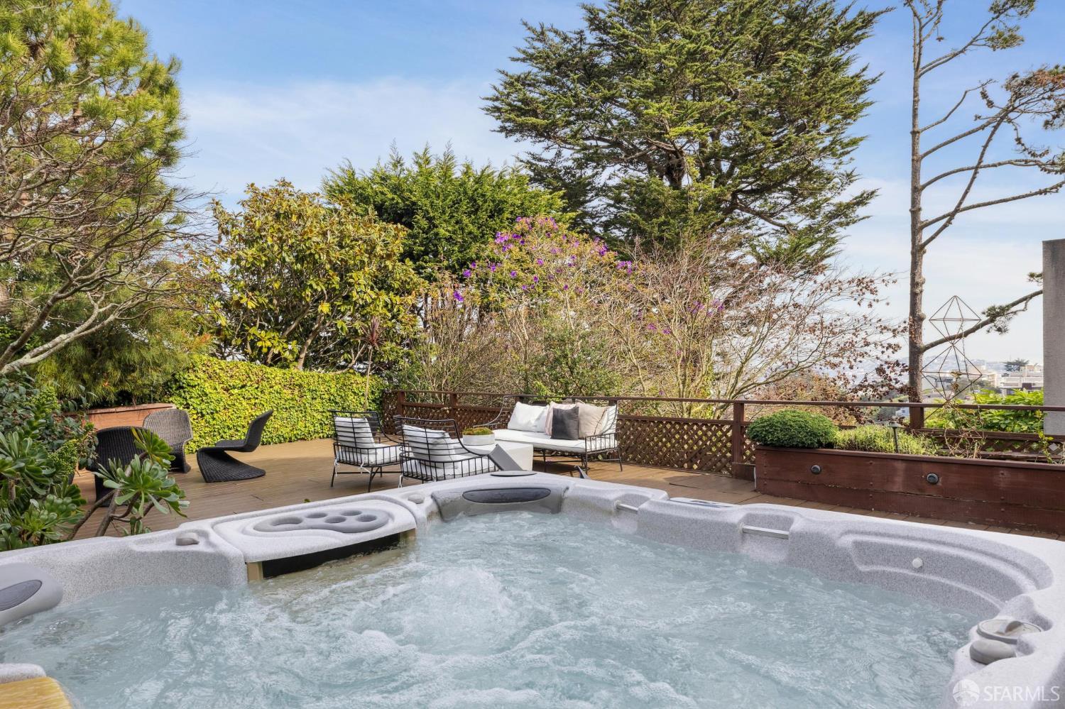 Detail Gallery Image 35 of 86 For 636 28th St, San Francisco,  CA 94131 - 4 Beds | 3/1 Baths