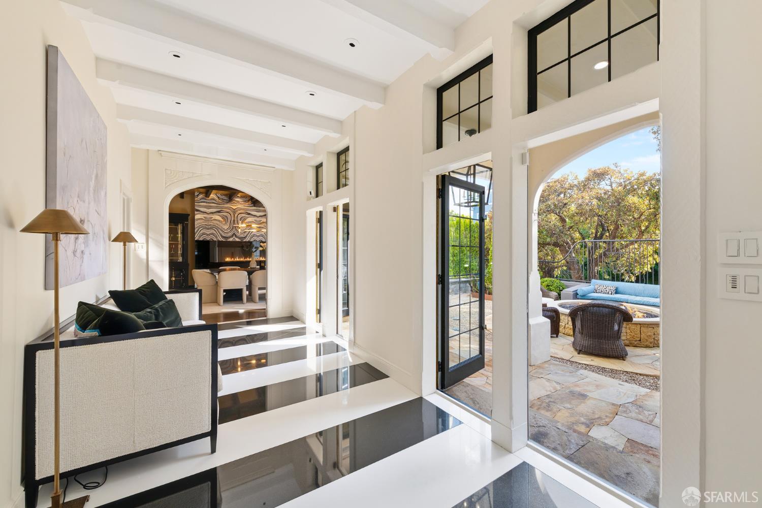 Detail Gallery Image 21 of 84 For 2500 Divisadero St, San Francisco,  CA 94115 - 8 Beds | 5/3 Baths