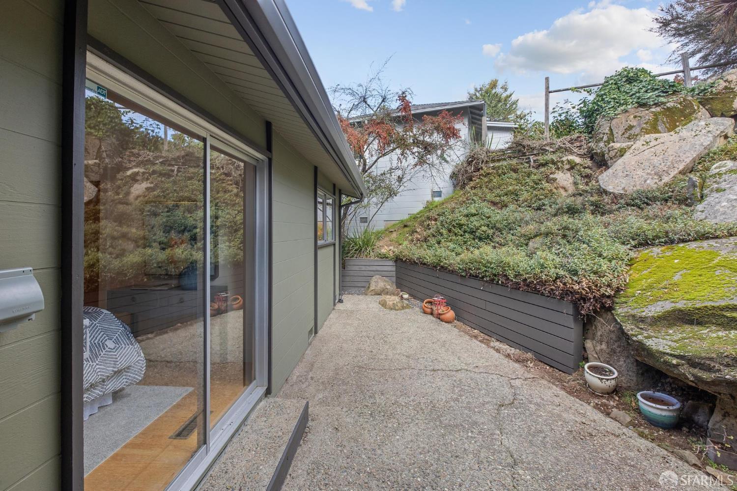 Detail Gallery Image 53 of 69 For 6340 Melville Dr, Oakland,  CA 94611 - 3 Beds | 2 Baths