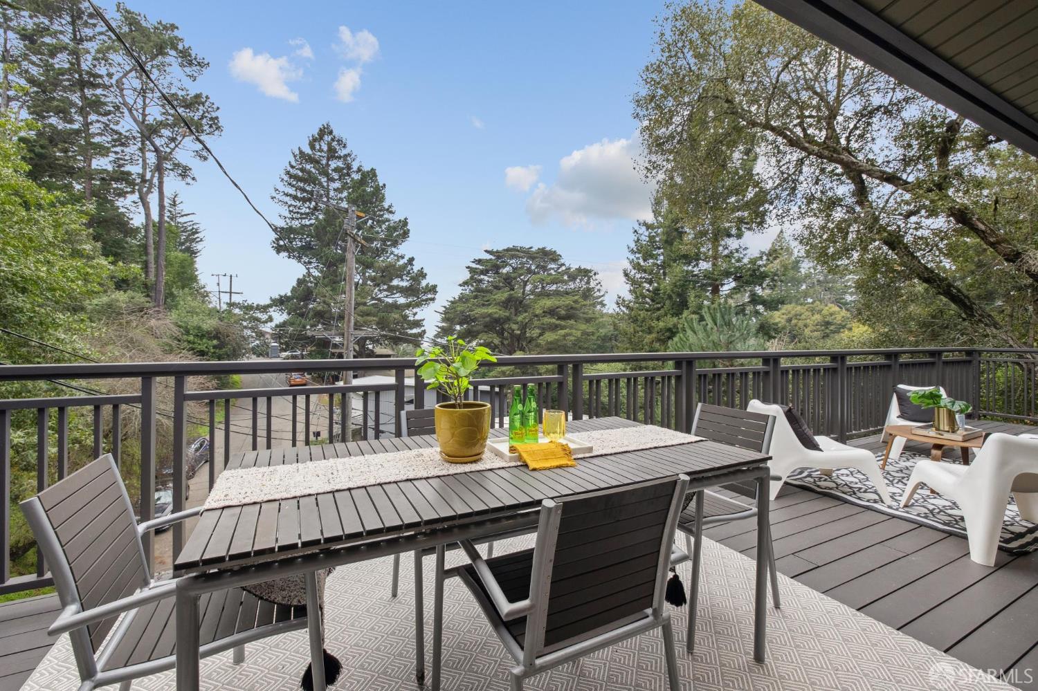 Detail Gallery Image 15 of 69 For 6340 Melville Dr, Oakland,  CA 94611 - 3 Beds | 2 Baths