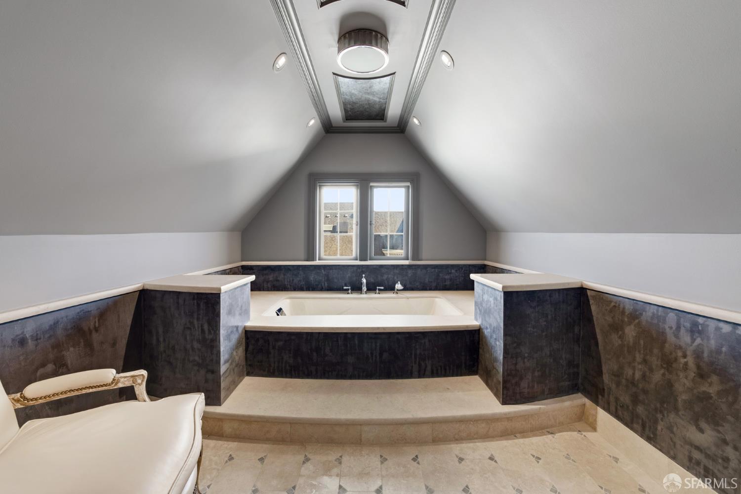 Detail Gallery Image 63 of 84 For 2500 Divisadero St, San Francisco,  CA 94115 - 8 Beds | 5/3 Baths