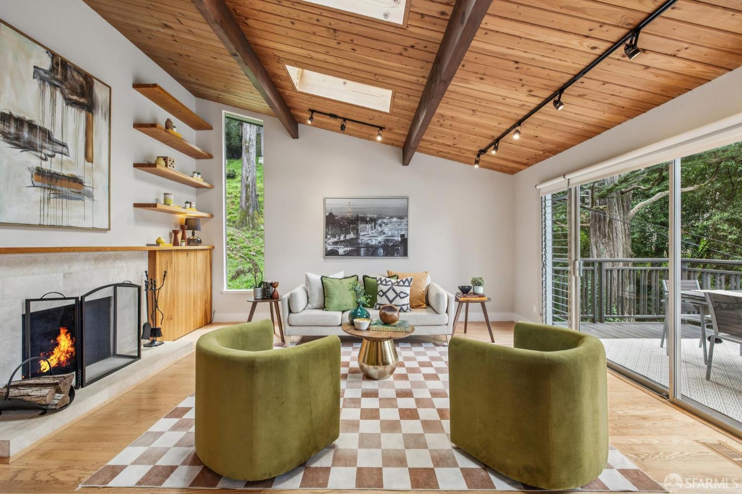 Detail Gallery Image 12 of 69 For 6340 Melville Dr, Oakland,  CA 94611 - 3 Beds | 2 Baths