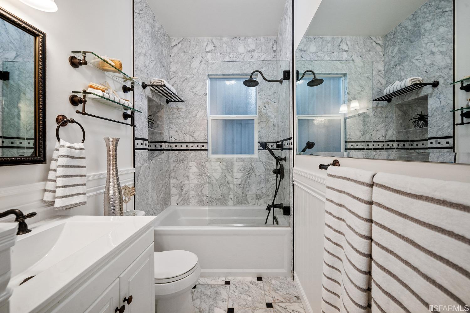 Detail Gallery Image 25 of 39 For 3390 16th St, San Francisco,  CA 94114 - 3 Beds | 2 Baths