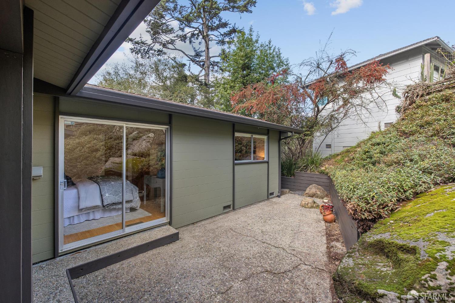 Detail Gallery Image 55 of 69 For 6340 Melville Dr, Oakland,  CA 94611 - 3 Beds | 2 Baths