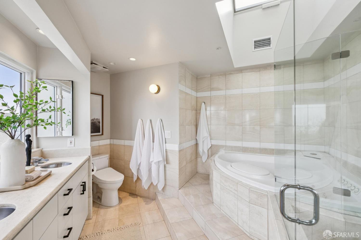 Detail Gallery Image 53 of 86 For 636 28th St, San Francisco,  CA 94131 - 4 Beds | 3/1 Baths