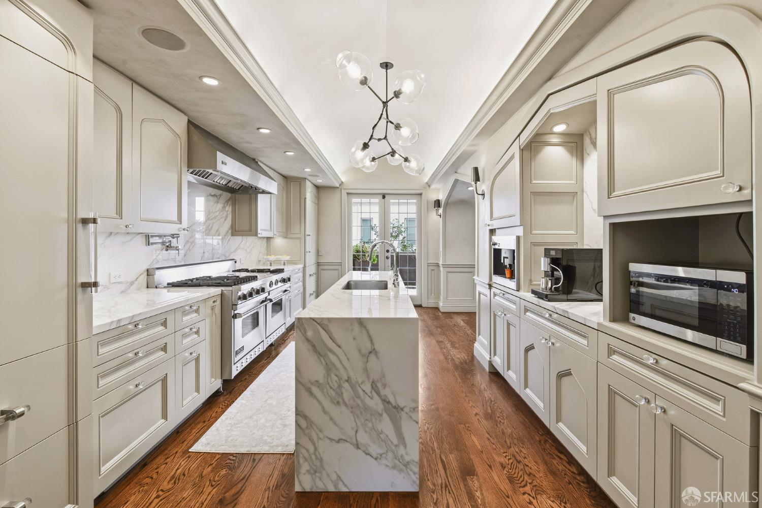 Detail Gallery Image 28 of 84 For 2500 Divisadero St, San Francisco,  CA 94115 - 8 Beds | 5/3 Baths