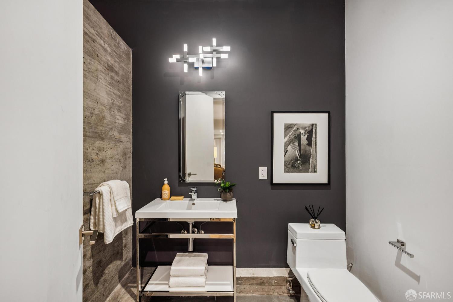 Detail Gallery Image 19 of 58 For 1533 Pacific Ave, San Francisco,  CA 94109 - 3 Beds | 3/2 Baths