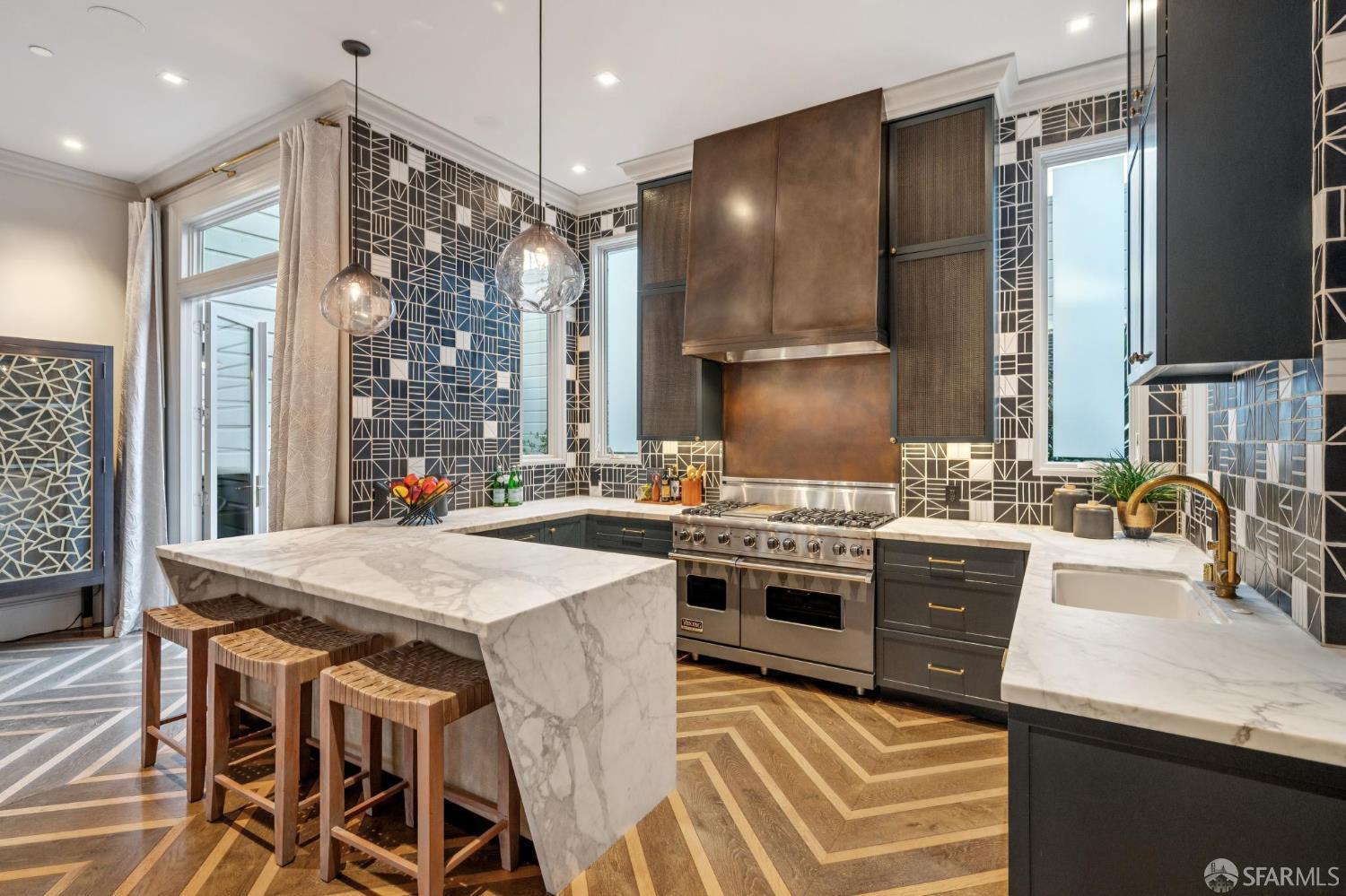 Detail Gallery Image 16 of 71 For 245 Pixley St, San Francisco,  CA 94123 - 3 Beds | 2/1 Baths