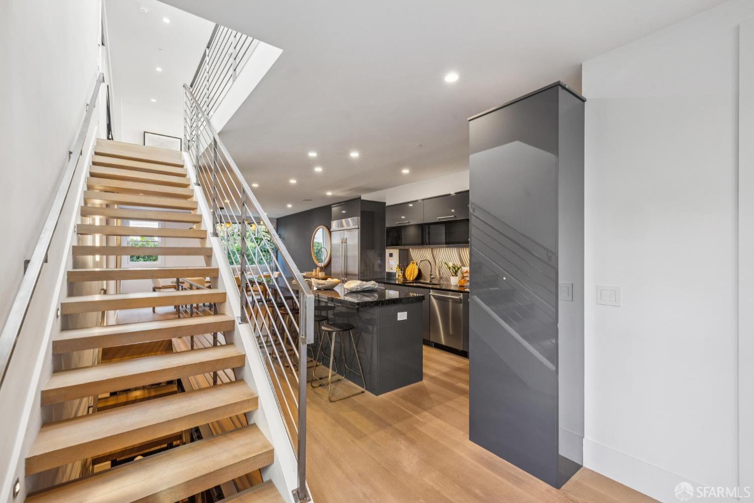 Detail Gallery Image 36 of 58 For 1533 Pacific Ave, San Francisco,  CA 94109 - 3 Beds | 3/2 Baths