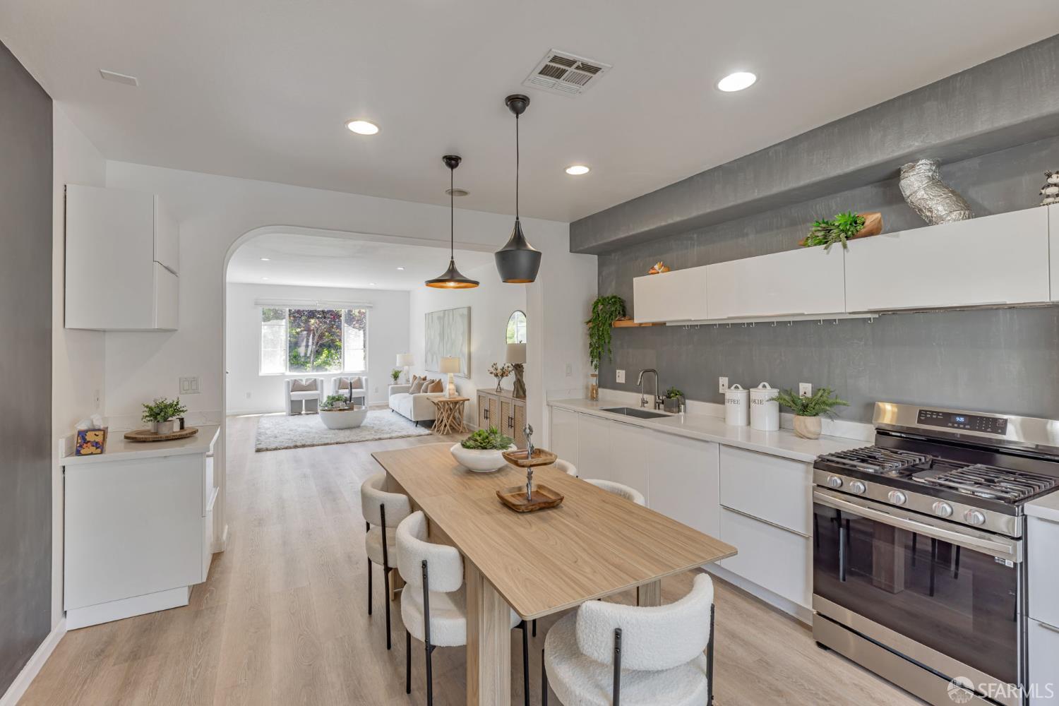 Detail Gallery Image 11 of 33 For 2308 Cedarwood Loop, San Ramon,  CA 94582 - 4 Beds | 2/1 Baths