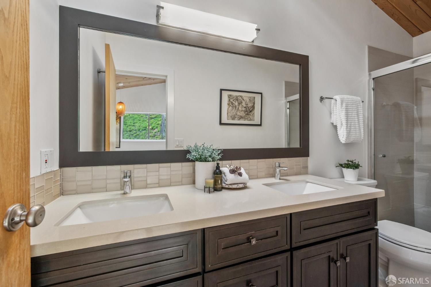 Detail Gallery Image 38 of 69 For 6340 Melville Dr, Oakland,  CA 94611 - 3 Beds | 2 Baths