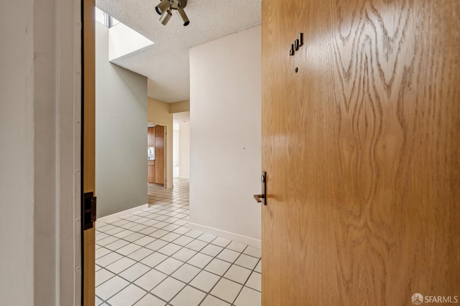 Detail Gallery Image 6 of 52 For 101 Lombard St 401e,  San Francisco,  CA 94111 - 2 Beds | 2 Baths