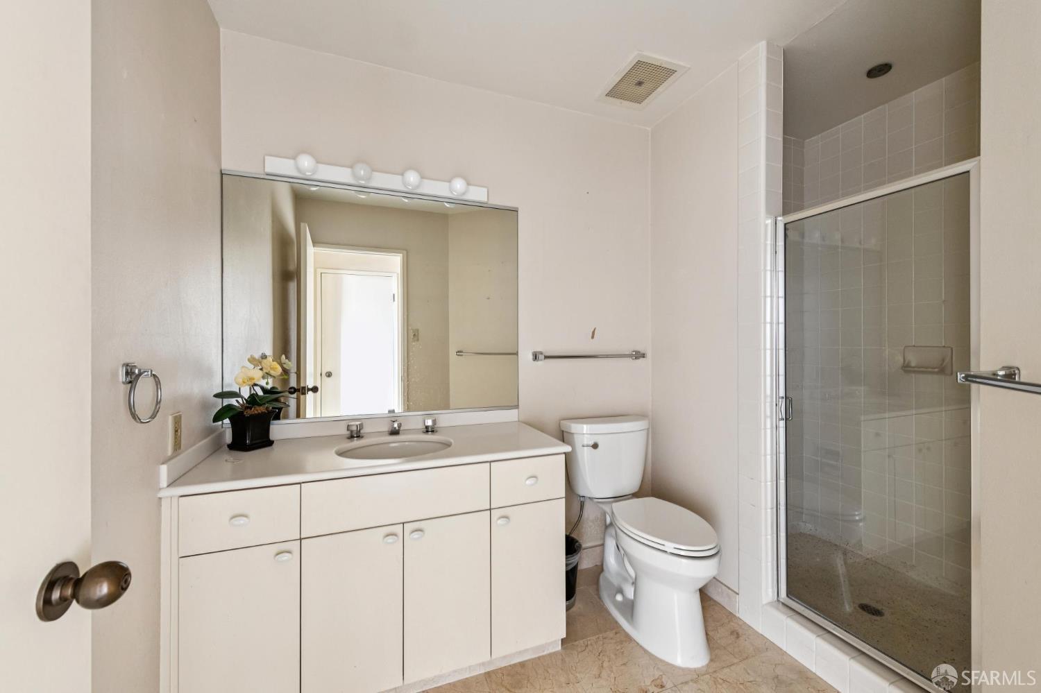 Detail Gallery Image 27 of 52 For 101 Lombard St 401e,  San Francisco,  CA 94111 - 2 Beds | 2 Baths