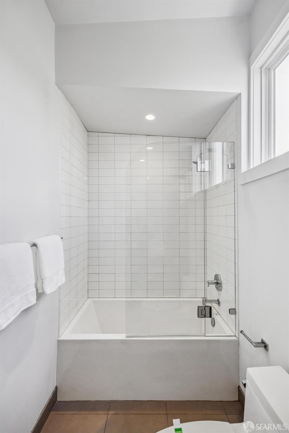 Detail Gallery Image 49 of 58 For 1533 Pacific Ave, San Francisco,  CA 94109 - 3 Beds | 3/2 Baths