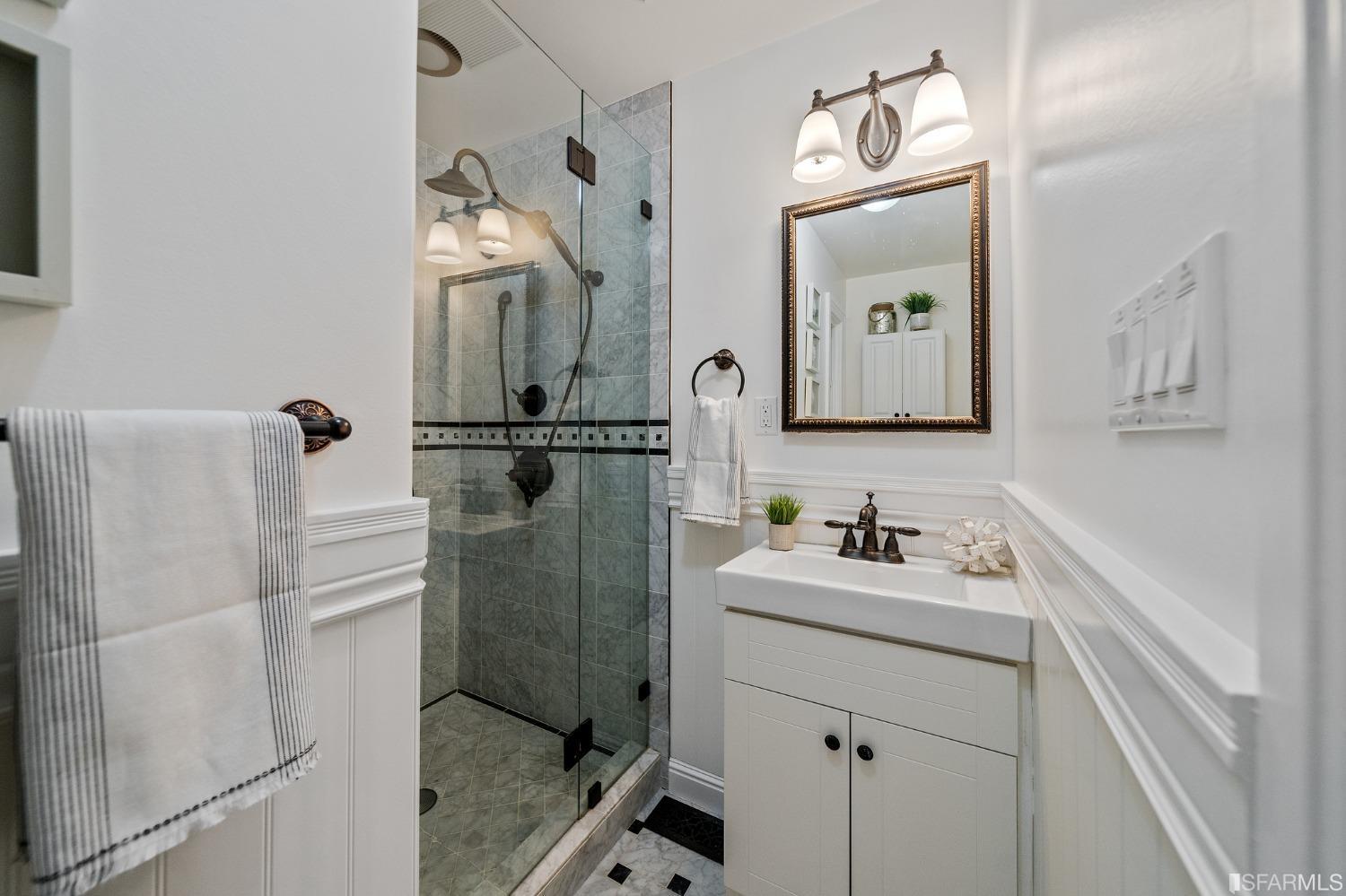 Detail Gallery Image 33 of 39 For 3390 16th St, San Francisco,  CA 94114 - 3 Beds | 2 Baths