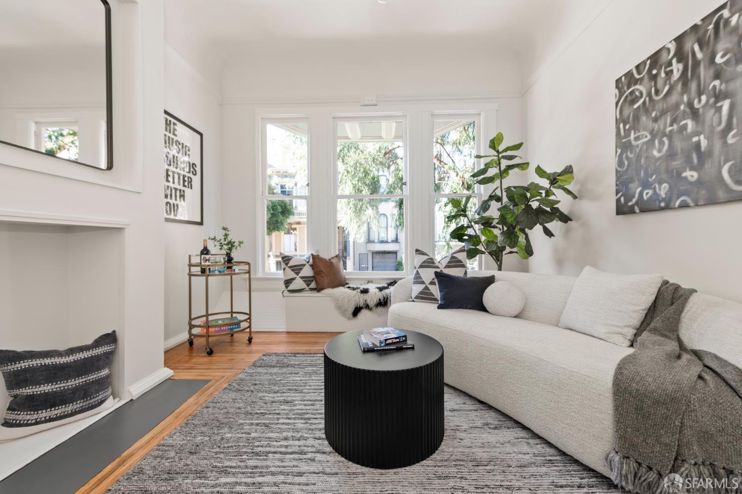 Detail Gallery Image 4 of 46 For 220 Scott St, San Francisco,  CA 94117 - 3 Beds | 1 Baths