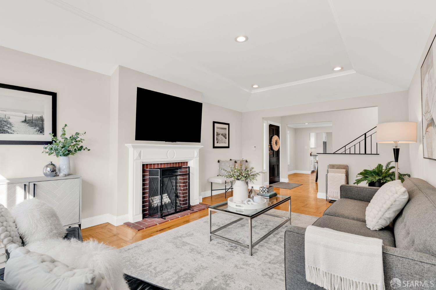 Detail Gallery Image 13 of 70 For 311 Lakeshore Dr, San Francisco,  CA 94132 - 3 Beds | 3 Baths