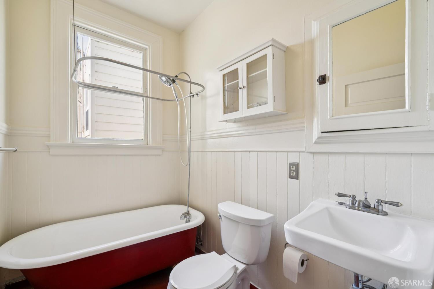 Detail Gallery Image 24 of 30 For 250 Coleridge St #B,  San Francisco,  CA 94110 - 2 Beds | 1 Baths